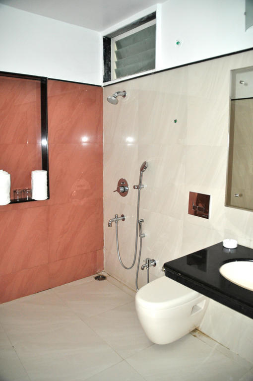 The Bhopal Grande Hotel Bagian luar foto