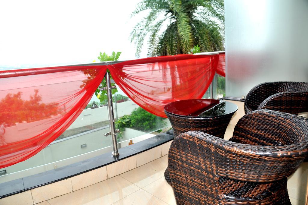 The Bhopal Grande Hotel Bagian luar foto