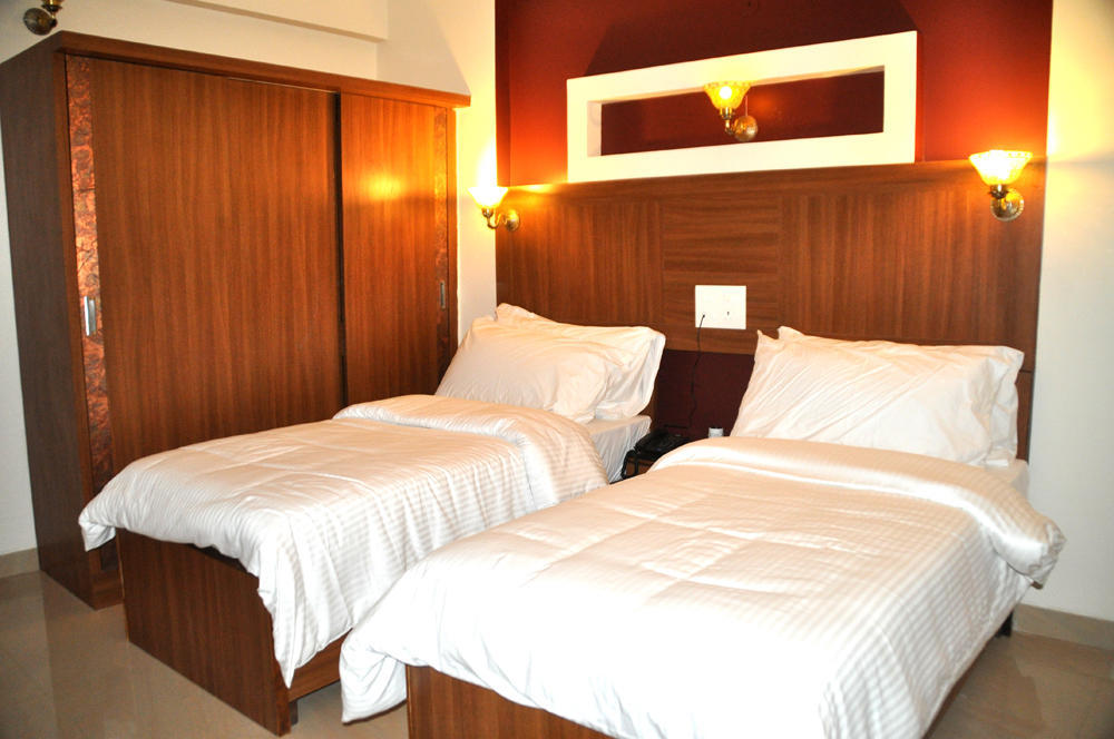 The Bhopal Grande Hotel Bagian luar foto
