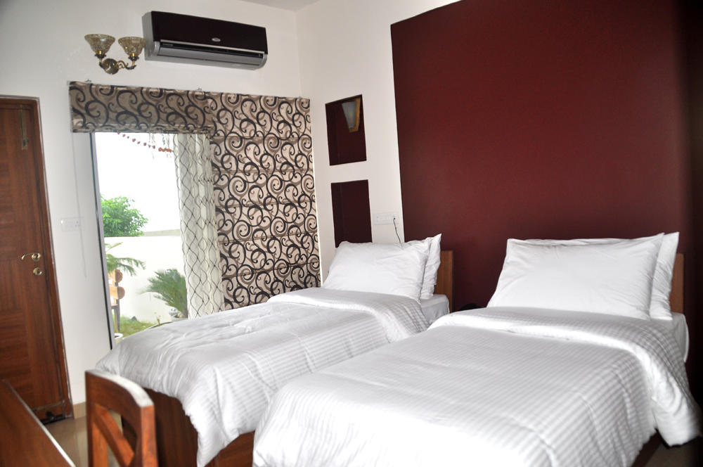 The Bhopal Grande Hotel Bagian luar foto