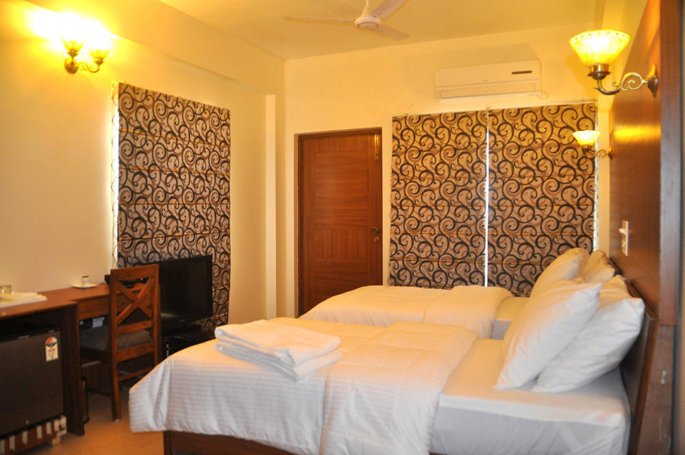 The Bhopal Grande Hotel Bagian luar foto