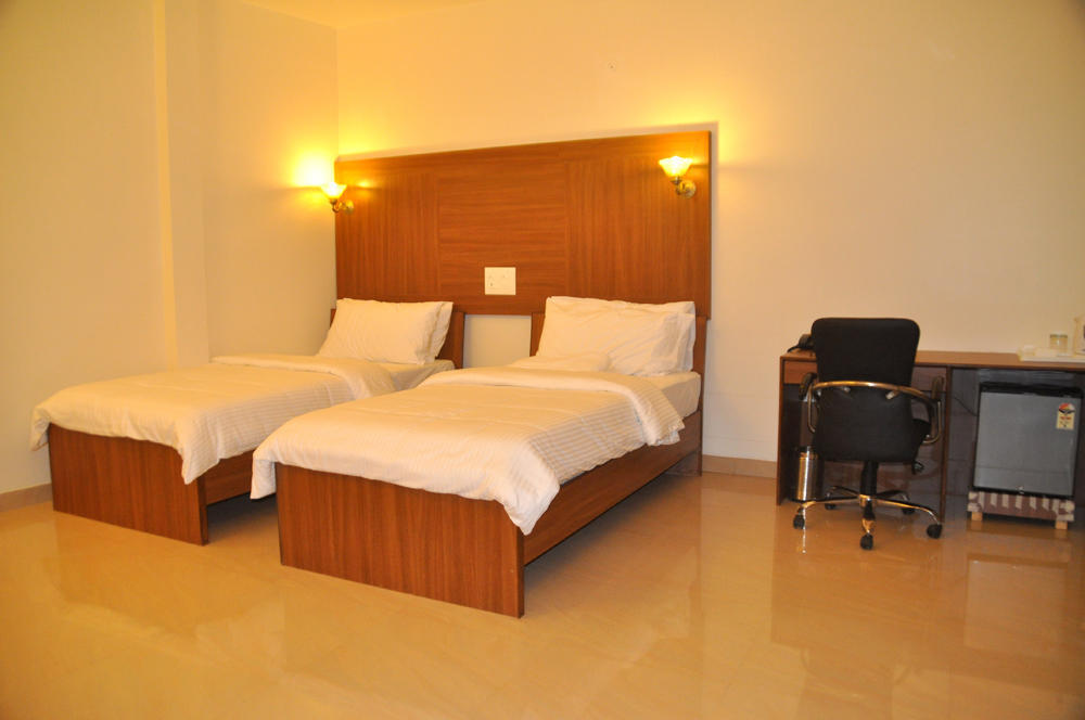 The Bhopal Grande Hotel Bagian luar foto